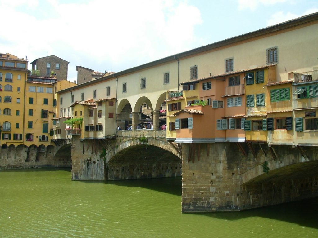AAA beni culturali affittasi, 120mila euro per cenare a Ponte Vecchio
