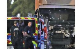 Terrore a Nizza: le prime pagine dei media esteri