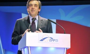 Francia, primarie dei repubblicani: il candidato thatcheriano Fillon surclassa Sarkozy