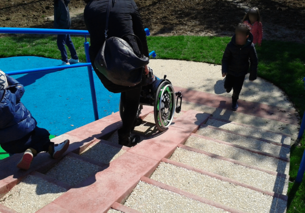 Disabilità, in Italia esistono solo 40 parchi dove i bambini possono giocare tutti insieme