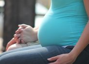 Scienza, scoperta shock: è possibile una gravidanza dopo la menopausa