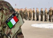 Esercito, Michele Emiliano visita stand militari alla Fiera del Levante in Puglia