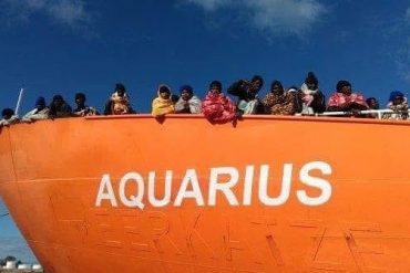Migranti, il caso Aquarius e la sinistra che tenta di dare fuoco alle polveri