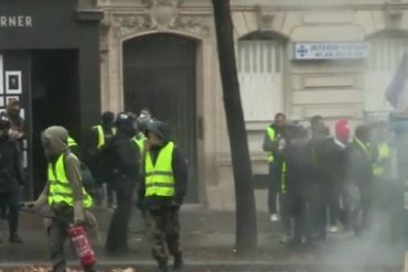 Francia, Gilet gialli: dilaga la violenza a Parigi