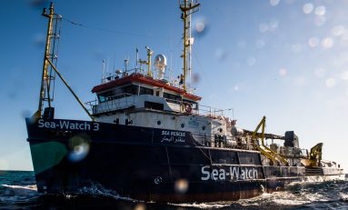Sea-Watch nei guai: "Ha violato la legge"